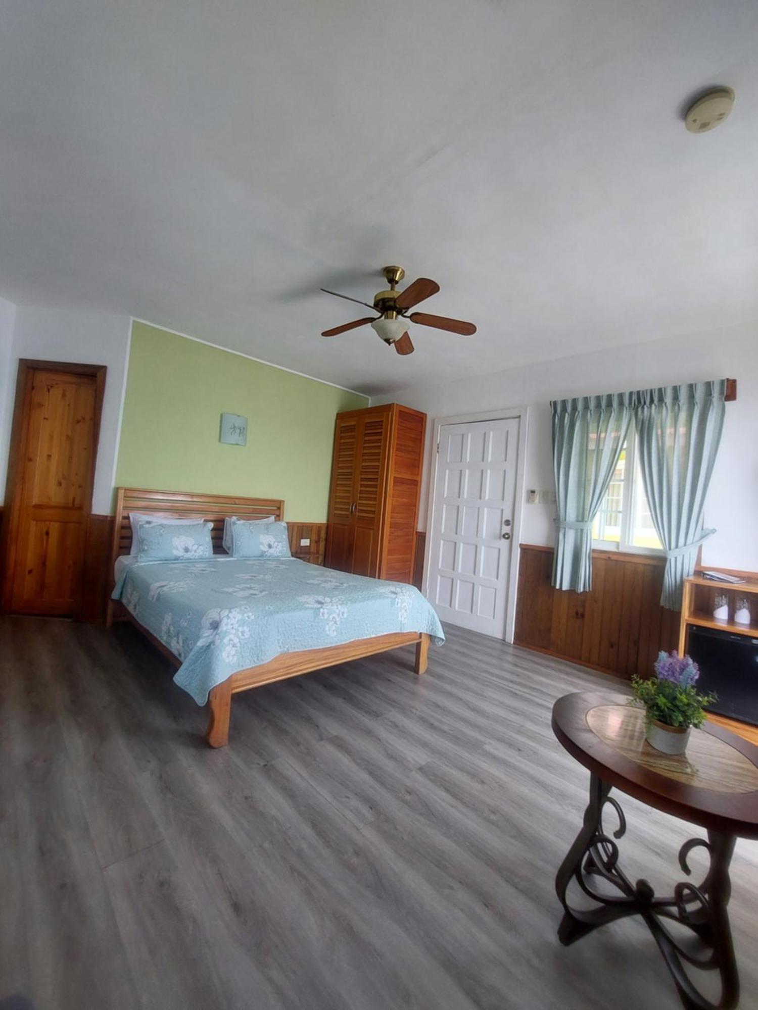 Faro Del Colibri Hotel Carenero Room photo